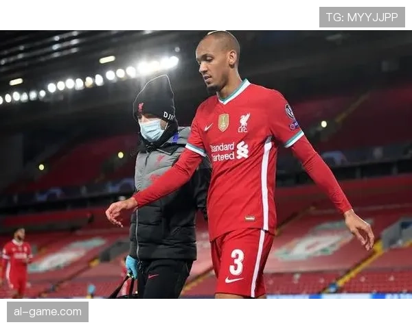 法比尼奥展现顶级防守功力，力阻对手进攻浪潮